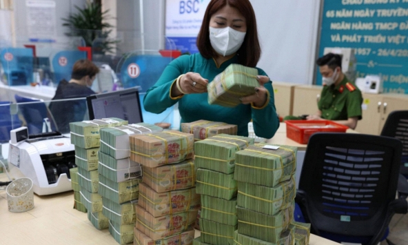 Thủ tướng yêu cầu Bộ Công an xử lý sở hữu chéo, thao túng tổ chức tín dụng