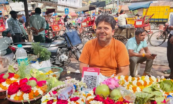 Từ cửa hàng sari đến quán ăn đường phố: Thanh toán điện tử đã lan rộng khắp Ấn Độ như thế nào?