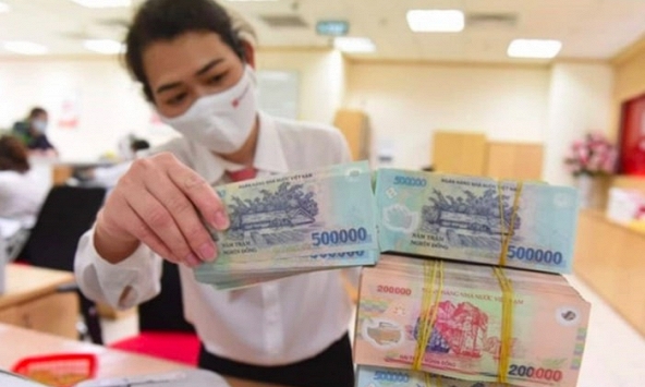 Lãi suất tiết kiệm đồng loạt tăng mạnh