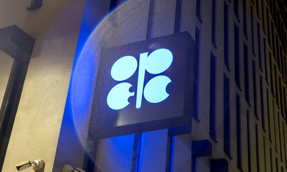 Liệu OPEC+ có gia hạn cắt giảm sản lượng dầu?