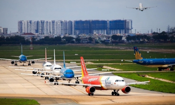 Giá vé tăng cao, lợi nhuận các hãng bay 'cất cánh'