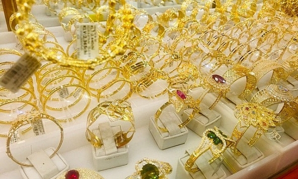 Giá vàng hôm nay 8/5: Tiếp tục tăng mạnh