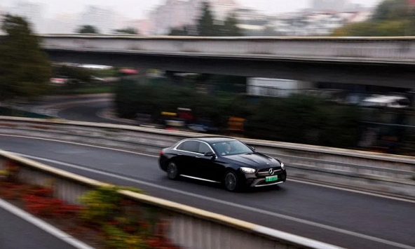 Nhu cầu xăng tiếp tục tăng bất chấp sự bùng nổ của xe điện