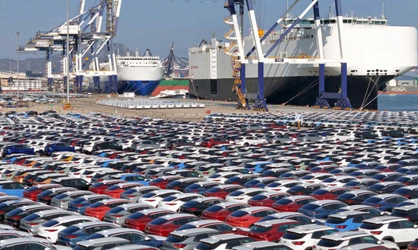 Xuất khẩu của Trung Quốc tăng trưởng trở lại trong tháng 4