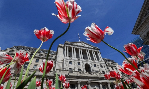 Ngân hàng trung ương Anh tiến gần hơn đến việc giảm lãi suất lần đầu tiên kể từ 2020