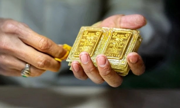 Phải tìm cách chấm dứt đà tăng 'điên cuồng' của giá vàng