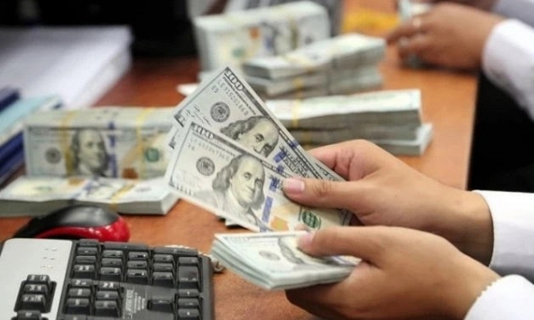 Giá USD hôm nay 16/5: Đồng loạt 'lao dốc'