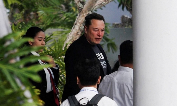 Tỷ phú Elon Musk đến Indonesia khai trương dịch vụ Internet vệ tinh Starlink