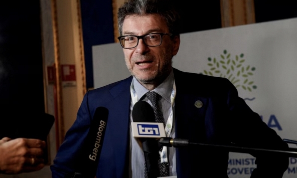 Bộ trưởng tài chính châu Âu cảnh báo rủi ro chiến tranh thương mại Trung Quốc