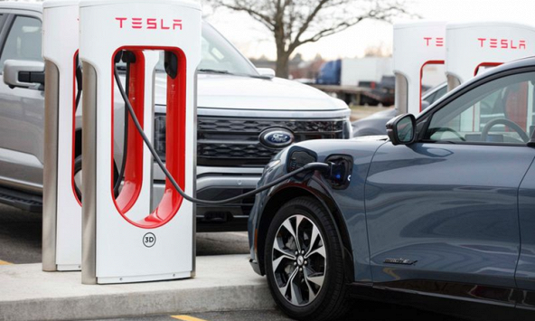 Tesla 'quay xe' tuyển dụng lại nhân viên từng bị cho nghỉ việc