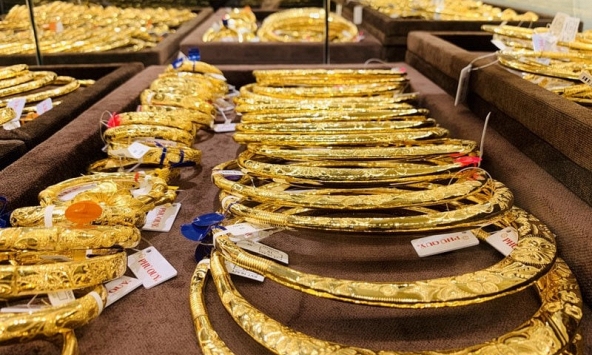 Giá vàng hôm nay 1/6: Tiếp tục giảm mạnh