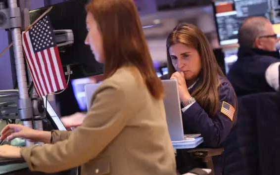 S&P 500 và Nasdaq Composite đồng loạt lập kỷ lục, vốn hóa Nvidia vượt mốc 3.000 tỷ USD