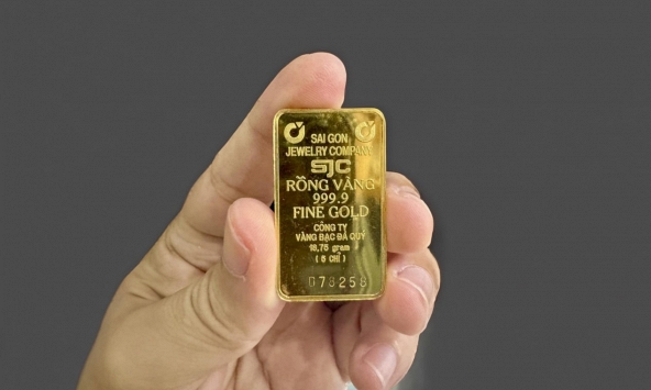 NHNN hạ giá bán vàng xuống 75,98 triệu đồng/lượng