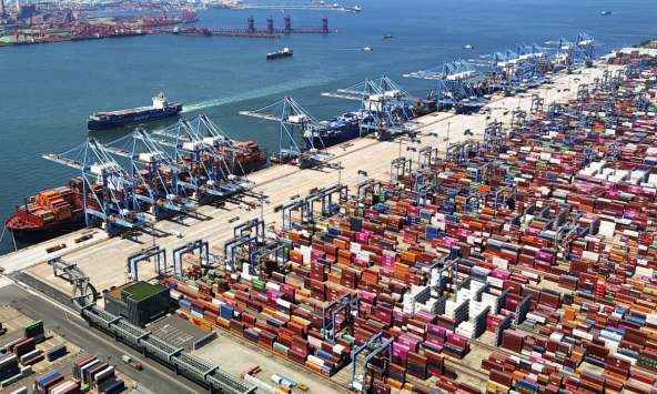 Xuất khẩu của Trung Quốc tăng 7,6% trong tháng 5 khi hạn chế thương mại xuất hiện