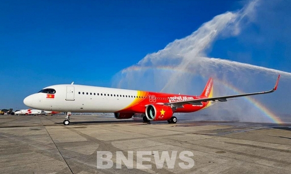 Hạ nhiệt giá vé máy bay khi tăng chuyến bay đêm