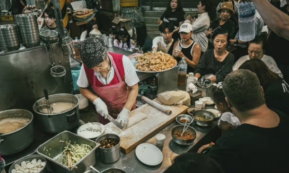 Khẩu vị quốc tế thúc đẩy sự phát triển của ẩm thực đường phố Hàn Quốc