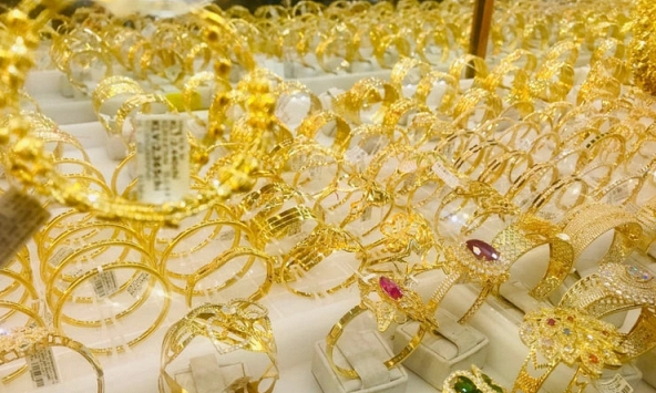 Giá vàng hôm nay 25/6: Thế giới tăng nhẹ