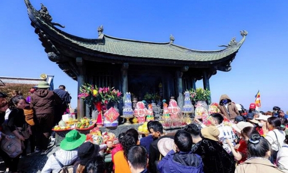 Hà Nội thu tiền công đức hơn 670 tỷ đồng năm 2023, dẫn đầu cả nước