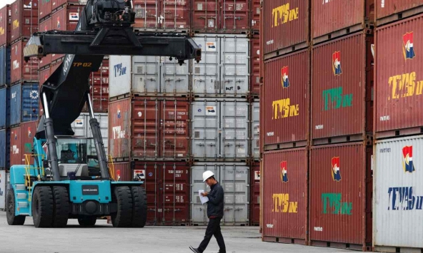 Indonesia áp thuế tự vệ, thuế chống bán phá giá đối với hàng dệt may và đồ gốm