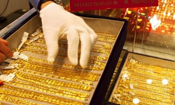 Giá vàng hôm nay 3/7: Đi ngang