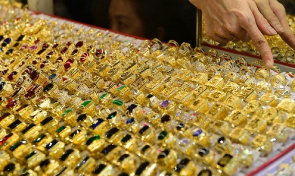 Giá vàng hôm nay 4/7: Bật tăng mạnh