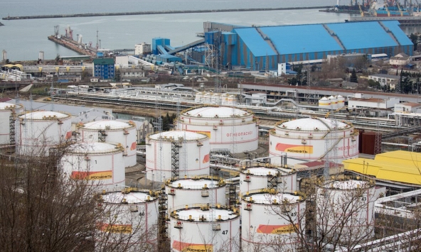 Doanh thu từ dầu khí của Nga tăng 41% trong nửa đầu năm