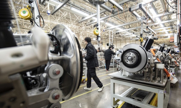 Trung Quốc bảo vệ việc thúc đẩy sản xuất, nói rằng thế giới cần nhiều xe điện hơn