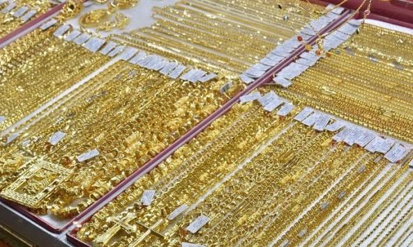 Giá vàng hôm nay 31/7: Thế giới tăng mạnh