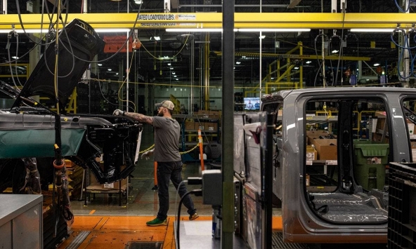 Chỉ số sản xuất của Mỹ giảm xuống mức thấp nhất trong tám tháng