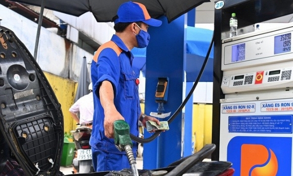 Giá xăng dầu tiếp tục giảm mạnh