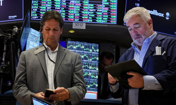 Phố Wall xuống mức thấp hơn 3 tuần sau dữ liệu việc làm