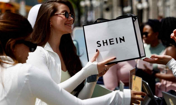 Shein và Temu phải đối mặt với việc chấm dứt nhập khẩu miễn thuế vào Mỹ