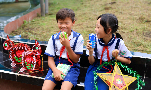 Vinamilk cùng trẻ em vùng khó khăn vui đón trung thu