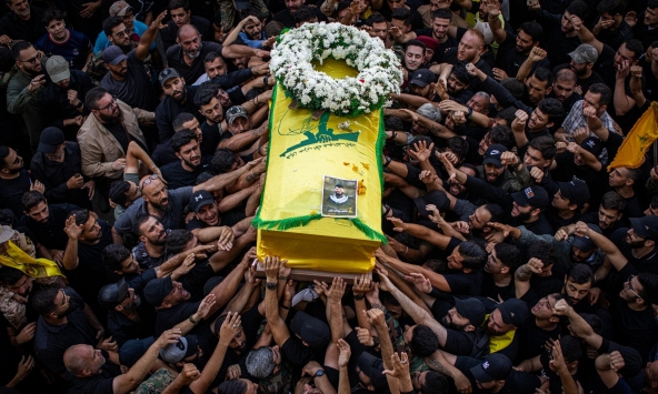 Các cuộc tấn công từ xa đẩy Hezbollah và Israel đến bờ vực chiến tranh