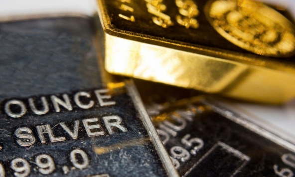 Thị trường hàng hóa 25/9: Vàng tiếp tục lập kỷ lục, thép tăng giá