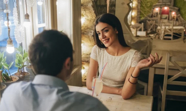 'Bạn kiếm được bao nhiêu tiền?': Đây là cách trả lời câu hỏi đó trong một cuộc hẹn hò