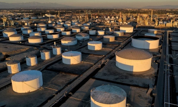 Giá dầu giảm khi các nhà giao dịch đánh giá rủi ro thay đổi trong cuộc khủng hoảng Trung Đông