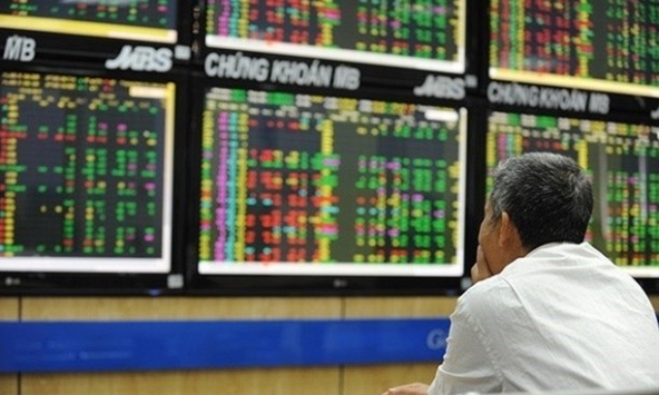 Nhận định chứng khoán 4/10: Tạm thời đứng ngoài quan sát