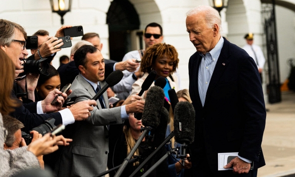 Dầu thô Mỹ tăng vọt khi ông Biden bình luận về khả năng Israel trả đũa Iran 