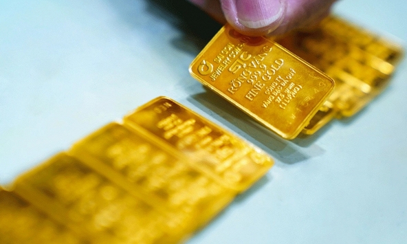 Thị trường hàng hóa 24/10: Vàng SJC vẫn neo cao dù thế giới lao dốc