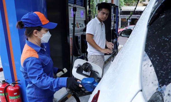 Giá xăng dầu tăng trở lại