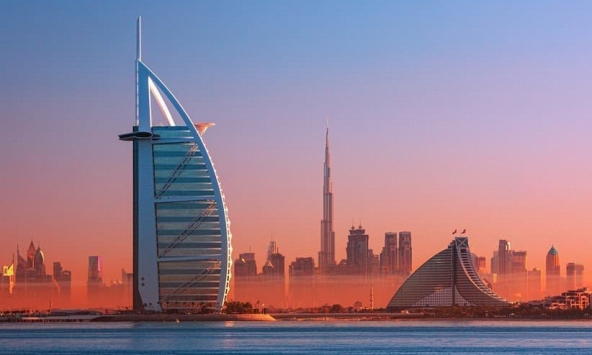 UAE đầu tư hàng tỷ USD vào AI để đa dạng hóa nền kinh tế ngoài dầu mỏ