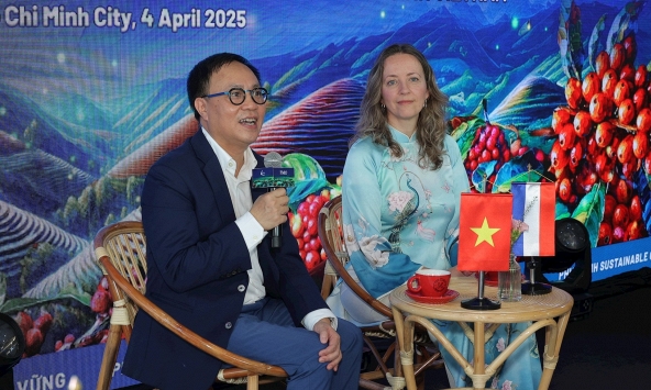 Tăng sức mua cho thị trường nội địa sẽ giúp Việt Nam ứng phó thách thức thuế quan?