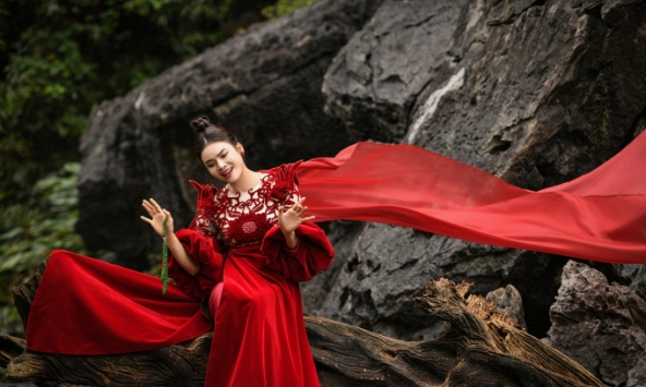 NSƯT Phạm Phương Thảo: Cha mẹ muốn tôi vuông tròn mọi bề 