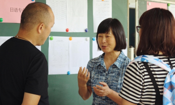 Bài tập về nhà của giáo viên khiến nhiều phụ huynh bức xúc: Là vì mục đích học tập hay còn ý gì khác?