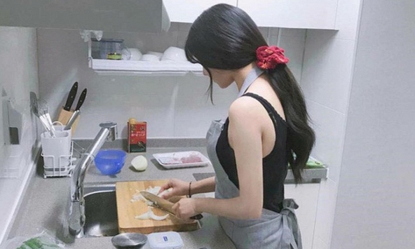 Những thời điểm phụ nữ nghĩ mình xấu xí lại là lúc gợi cảm nhất trong mắt đàn ông