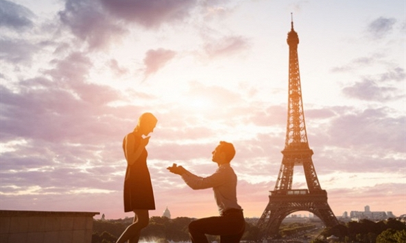 Màn cầu hôn đầu tư, hoành tráng đến mấy phụ nữ cũng đừng vội gật đầu nếu anh ấy có 3 biểu hiện này