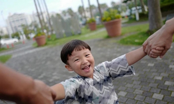 Cha mẹ áp dụng 3 phương pháp đơn giản này từ sớm, con lớn lên thông minh hơn hẳn bạn bè cùng trang lứa