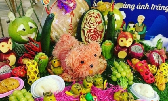 Nàng dâu vừa khoe ảnh mâm cỗ Trung thu đẹp mắt, mẹ chồng gọi về quê họp gia đình gấp