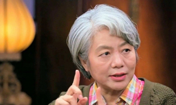 Một kiểu giáo dục cha mẹ ngày nay xa lánh, giáo sư nói: Lúc cần phải dùng, nếu không tương lai con cái u tối